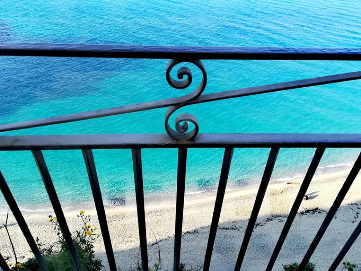 Ninfa Sul Mare Apartments 50 M E T R I Dal Mare Best Breakfast And Free Parking Capo Vaticano Ngoại thất bức ảnh